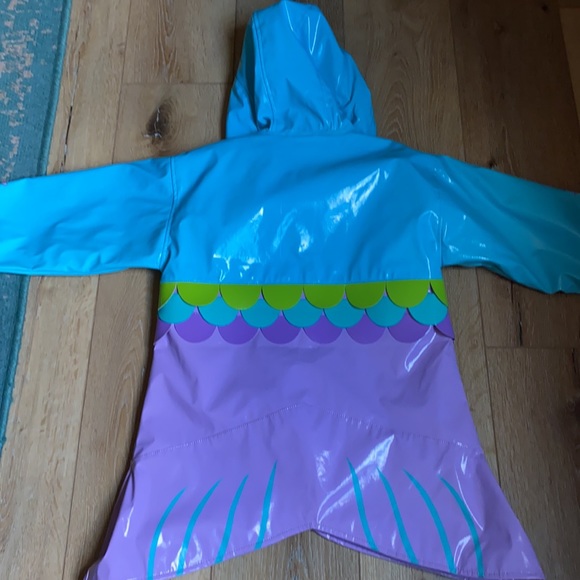 Raincoat - Picture 4 of 4